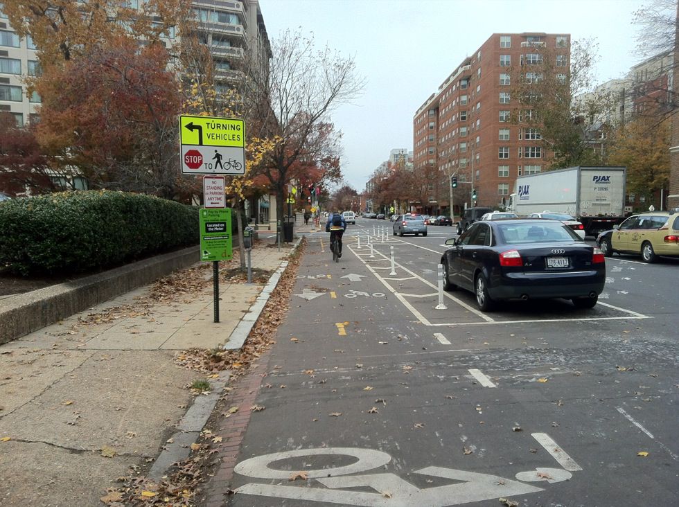 Downtown 1-Way Street - National Association of City Transportation ...