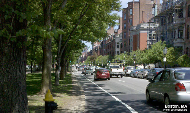 Left-Side Bike Lane - Boston, MAPhoto: www.bostonbiker.org